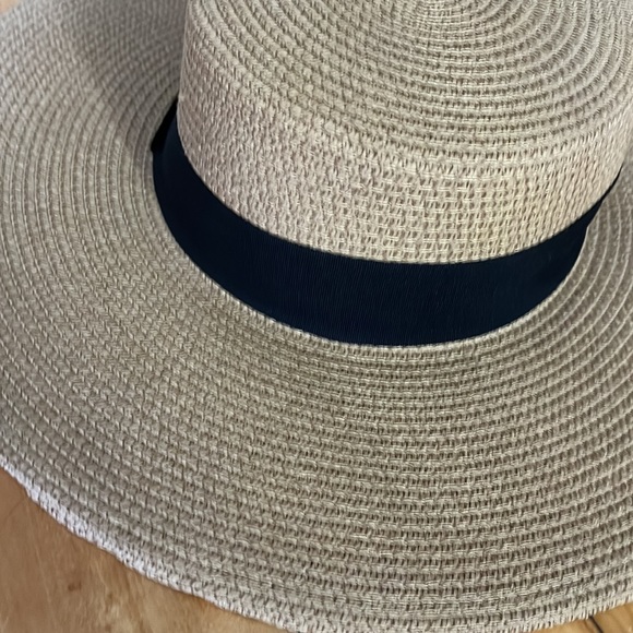 Sun hat ☀️ - Picture 3 of 4